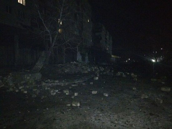 АЗС, два дома и линии связи разрушены при обстреле в ЛНР