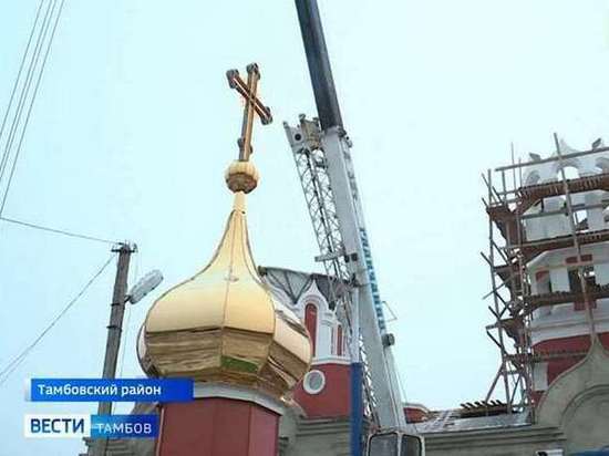 В Тамбовском районе установили купола в новом храме Феофана Затворника
