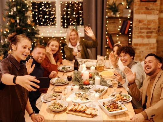 Большинство жителей Петрозаводска хотят отпраздновать Новый год в кругу семьи