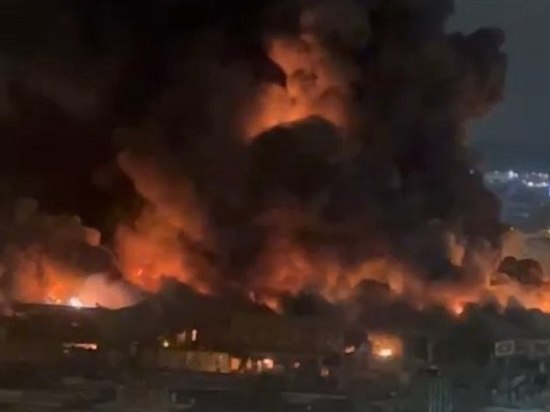 Гигантский пожар и взрыв произошли  в МЕГА Химки