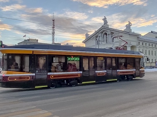 Первая экскурсия на ретро-трамвае прошла для школьников Нижнего Тагила