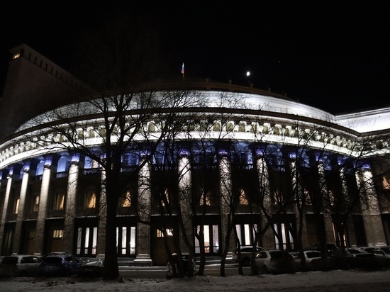 Светящиеся коридоры за 3 млн рублей установят в Театральном сквере Новосибирска