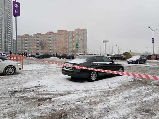 Автовладельцы срочно эвакуируют машины от ТЦ «Мега Химки»