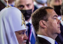 Замглавы Совбеза РФ Дмитрий Медведев, на днях опровергнувший слухи о том, что его посты для Telegram пишет спичрайтер, опубликовал свежие тезисы