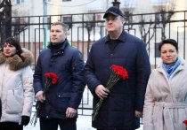 Глава городского округа Серпухов Сергей Никитенко посетил патриотическое мероприятие в общеобразовательной школе № 1