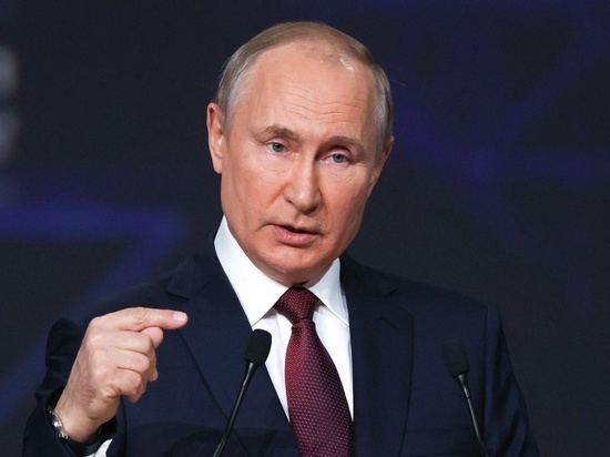 Президент Владимир Путин распорядился о щедрых выплатах медикам с января 2023 года