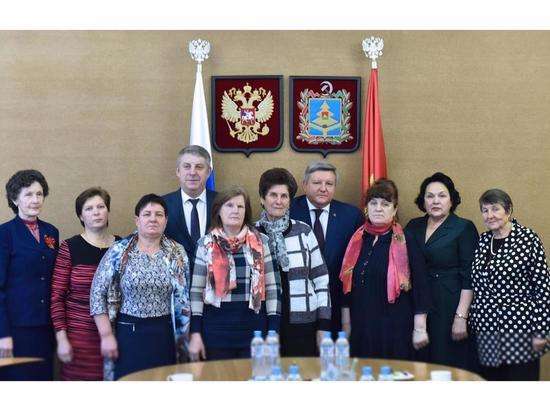 Александр Богомаз встретился с брянскими матерями Героев Отечества