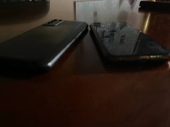 21-летний житель Новомосковска украл телефон у посетителя фастфуда