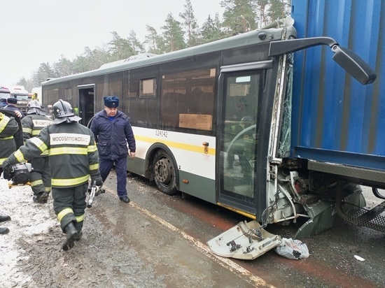 Три человека пострадали в аварии с автобусом в Орехово-Зуево