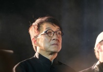 На сцене кинофестиваля Red Sea Film Festival китайский актер Джеки Чан заявил фанатам, что в настоящее время ведет переговоры о создании четвертого фильма «Час пик»