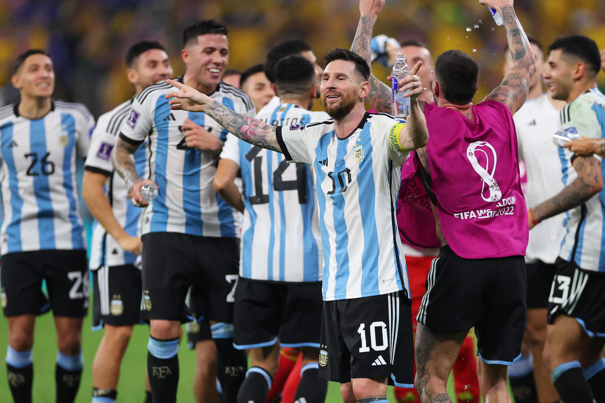Сегодня на ЧМ-2022: Бразилия и Аргентина идут навстречу друг другу