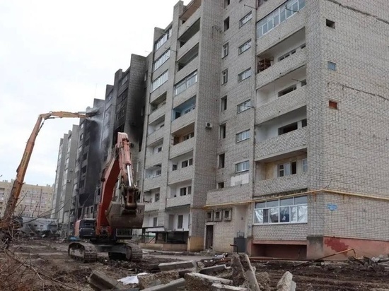 В Ейске продолжается демонтаж повреждённых подъездов дома на улице Коммунистической