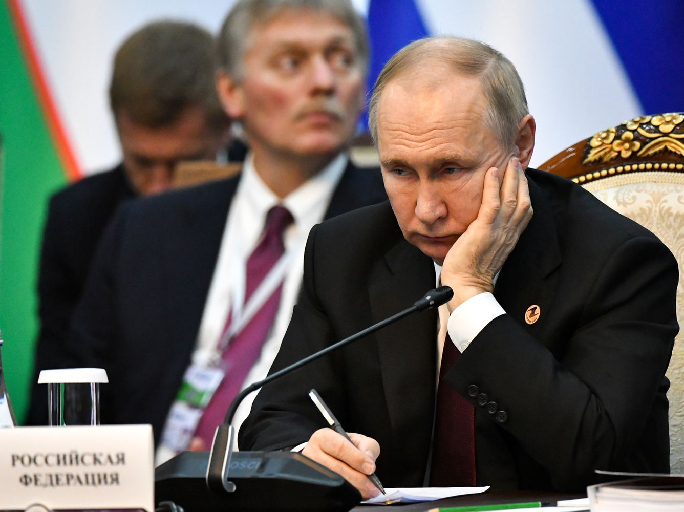 Задумчивый Путин, серьезный Токаев, грустный Пашинян на саммите ЕАЭС