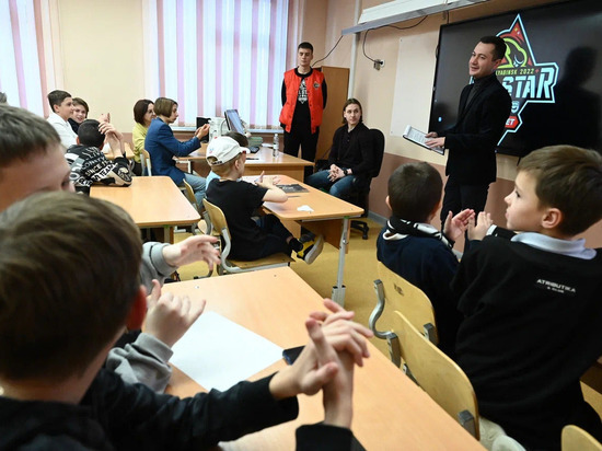 Звезда ХК «Трактор» побывал в гостях у школьников Челябинска