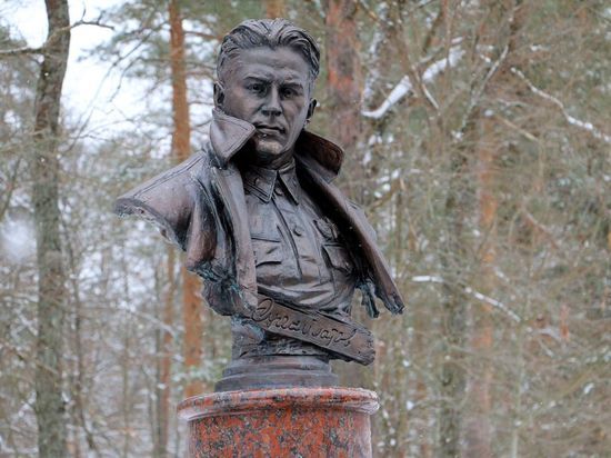 На Партизанской поляне под Брянском открыли бюст Павлу Судоплатову