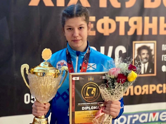 Лада Еськина в составе российской сборной заняла первое место на Кубке мира по боксу среди нефтяных стран