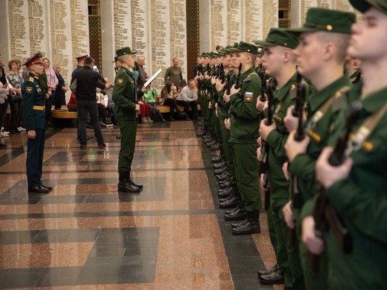 Новобранцы Преображенского полка из Костромской области приняли присягу в Музее Победы