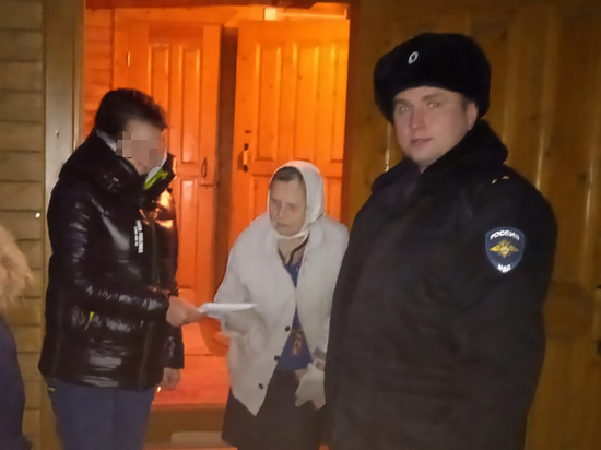 88-летняя жительница Каргополя чуть не лишилась 100 000 рублей, но вовремя догадалась обратиться в полицию