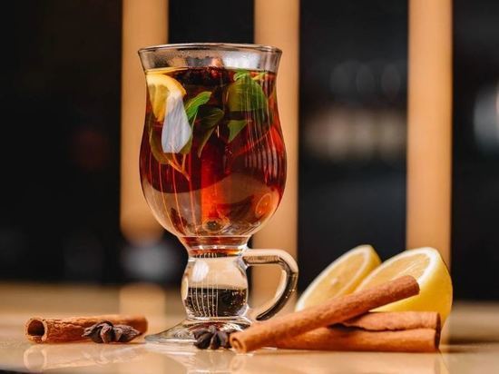 Ягоды, мед и имбирь: петербуржцам раскрыли восемь рецептов вкусных напитков от простуды