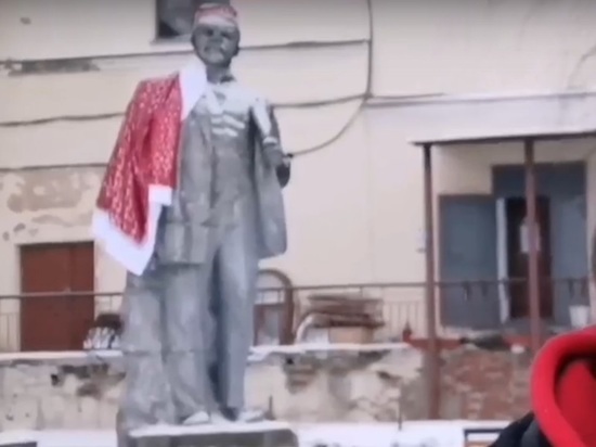 Рыбинские коммунисты не разрешили дедушке Ленину стать Дедом Морозом