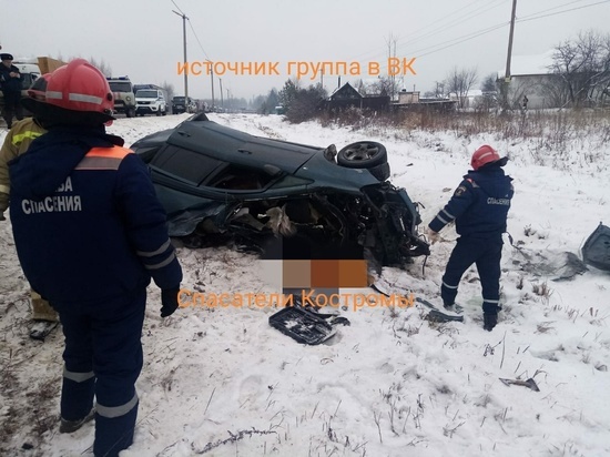 Печальный день на трассе «Кострома-Киров»: водитель «Опеля» погиб, шофер фуры госпитализирован