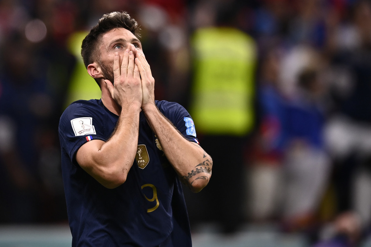 Оливье Жиру признан лучшим футболистом матча Франции с Англией