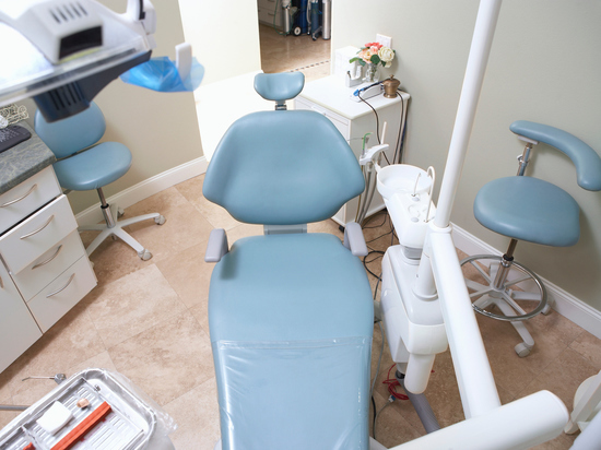 В мурманских стоматологических клиниках закончился анестетик: зубы лечат наживую