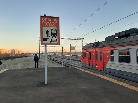 Восемь электричек между Петербургом и Ленобластью стали ездить быстрее