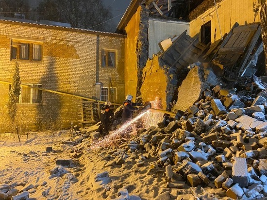 Четыре квартиры сильно пострадали при взрыве в жилом доме в Рязани