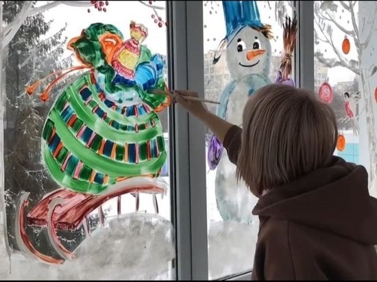 На окнах белгородкой детской больницы появились сказочные персонажи