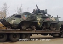 В телеграм-канале "Dambiev" появилось видео, на котором под Тулой перевозят украинский БТР-4