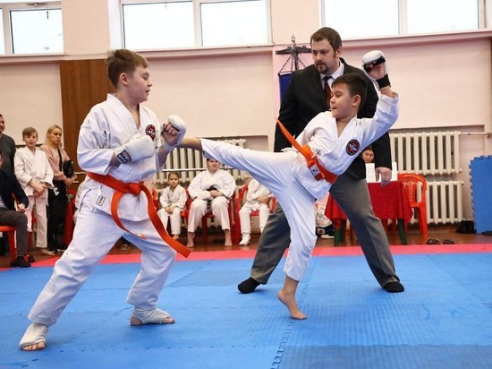 Порядка 100 спортсменов приняли участие в открытом турнире по карате в Серпухове