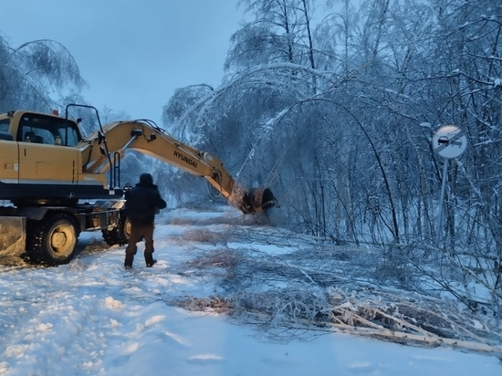 Днем 12 декабря на дорогах Чувашии работают около 250 единиц снегоуборочной техники