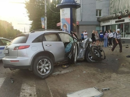 Дело устроившего пьяное ДТП в центре Калуги водителя Infiniti направлено в суд