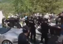 В столице Черногории Подгорице продолжаются массовые беспорядки