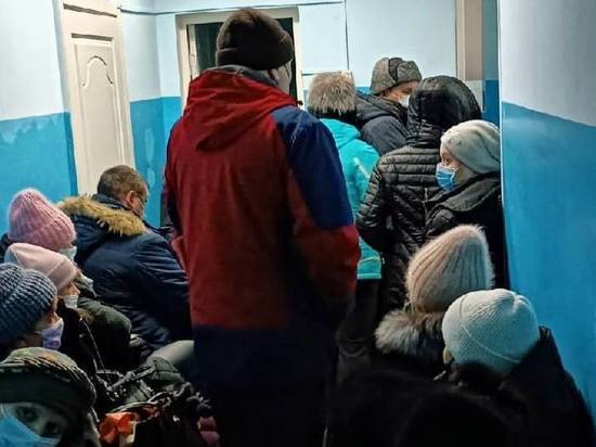 Это издевательство: больница в кузбасском городе была заполнена больными пациентами