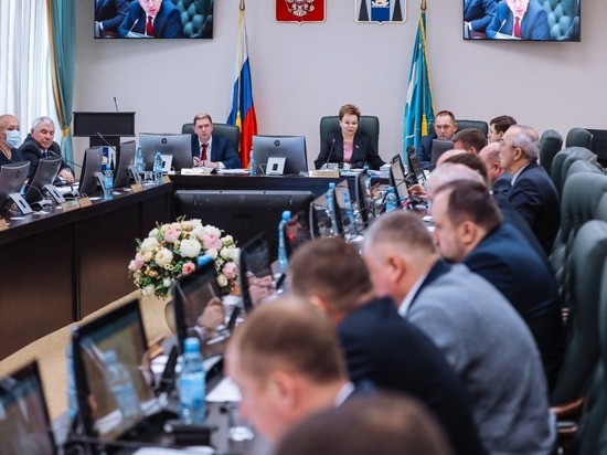 Депутаты Сахалинской областной Думы приняли бюджет региона на 2023 год в первом чтении