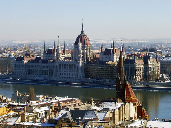 ЕС заморозит средства для Венгрии из-за ее позиции по Украине