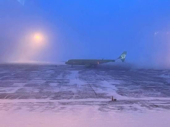 В аэропорту Якутска задерживаются несколько рейсов