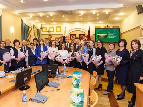 Алтайский вице-губернатор встретился с призерами и победителями чемпионата «Молодые профессионалы»