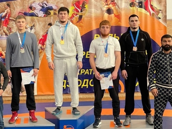 Два хакасских борца получили возможность выступить на чемпионате России