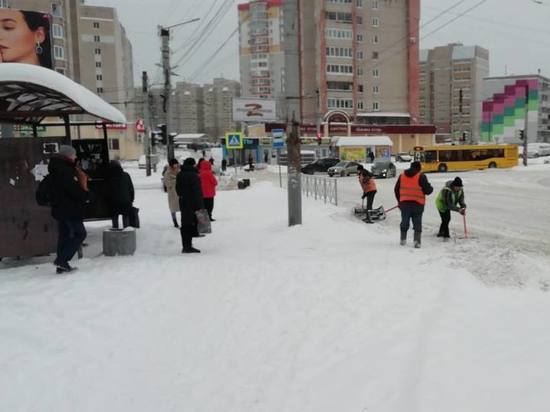 Кировские УК заплатят 300 тысяч за плохую уборку дворов от снега
