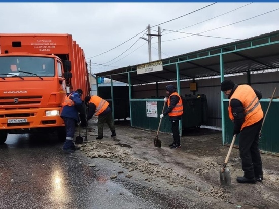 За один день с контейнерных площадок Тамбова вывезли почти пять КамАЗов крупногабаритного мусора