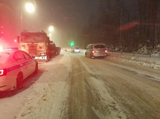 Грузовик сбил несовершеннолетнего пешехода в Петрозаводске