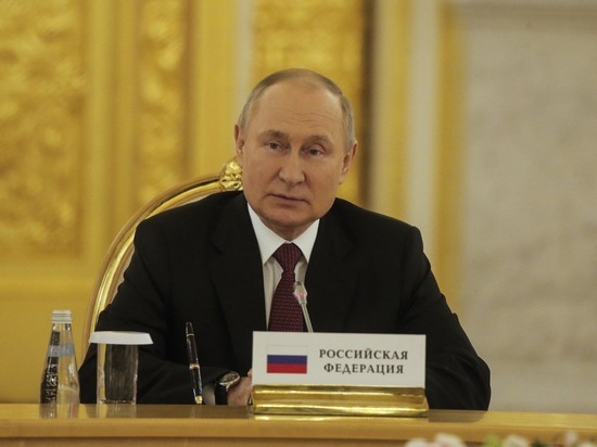 Путин объявил 2022 год рекордным по объемам укладки асфальта