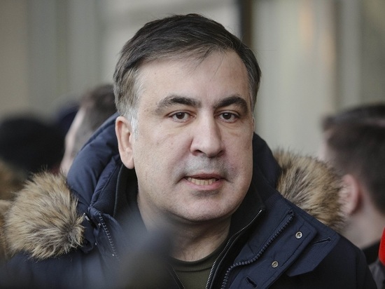 Саакашвили запретили курить вейп