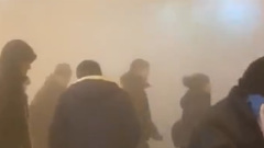 Улицу Дыбенко в Петербурге заволокло паром: кадры очевидцев
