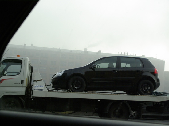 Администрация планирует избавить Калининград от брошенных на улицах авто