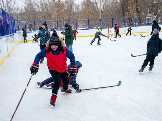 В Челябинске подготовлены и залиты 164 ледовые площадки