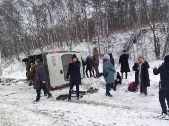 Пассажиры автобуса пострадали в ДТП на дороге Южно-Сахалинск — Корсаков